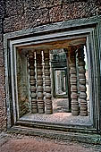 Angkor - Banteay Samre, balusters window.